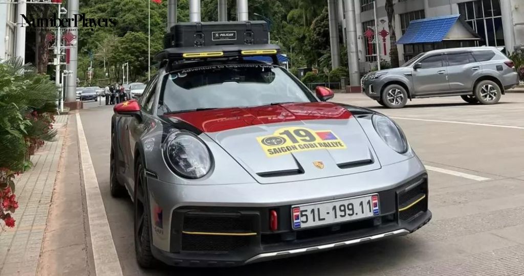 Siêu xe Porsche 911 Dakar với biển số VIP 51L-199.11 đầu tiên về Việt Nam
