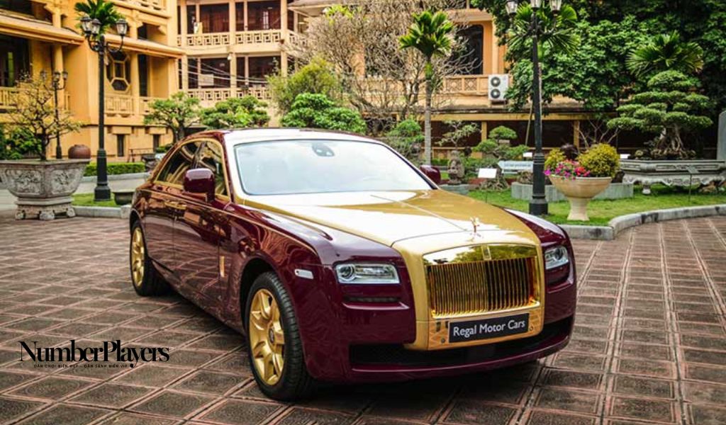 Chiếc Rolls-Royce Ghost mạ vàng "Golden Ghost" chính hãng duy nhất tại Việt Nam